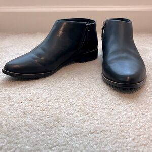 KELSI DAGGER Women’s Black Vegan Leather Zip Almond Toe Ankle Boots Size 7